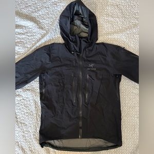 Arcteryx large black alpha sv